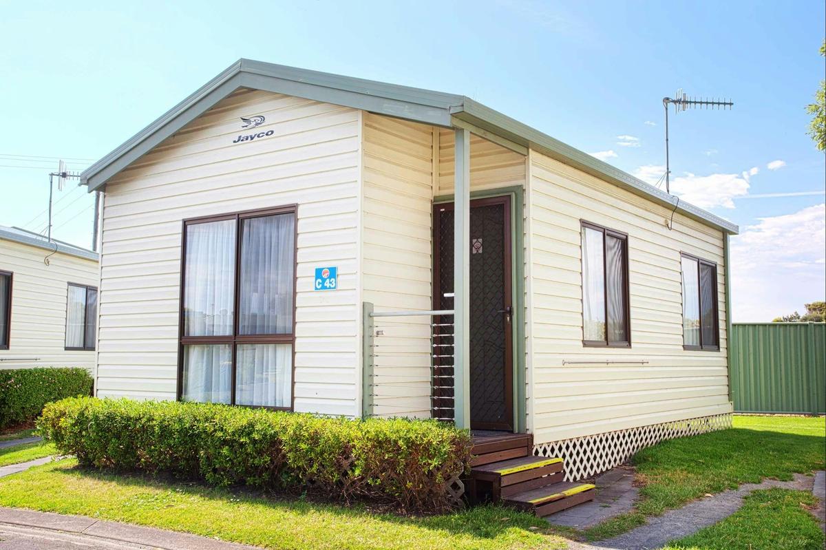 Discovery Parks - Warrnambool - Superior Family Cabin (4 Berth)
