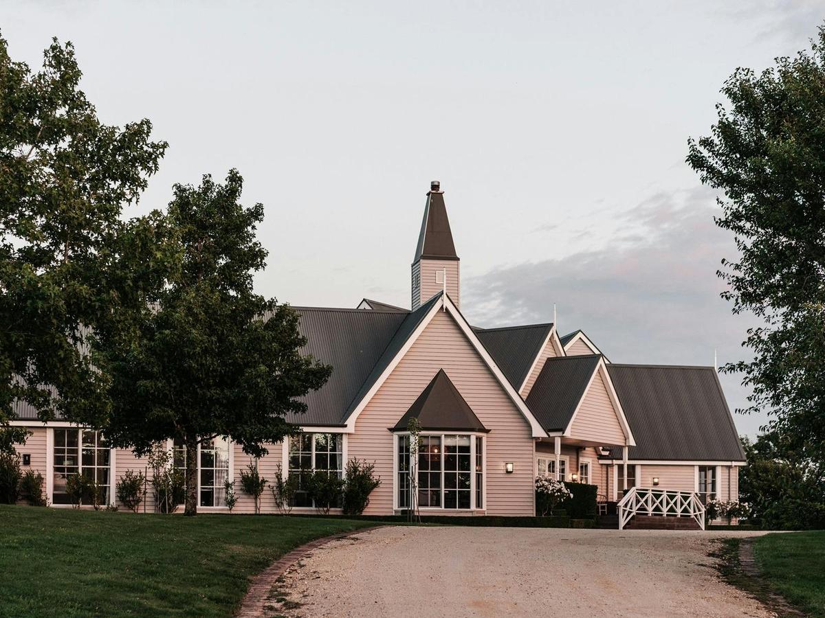Dairy Flat Lodge and Farm