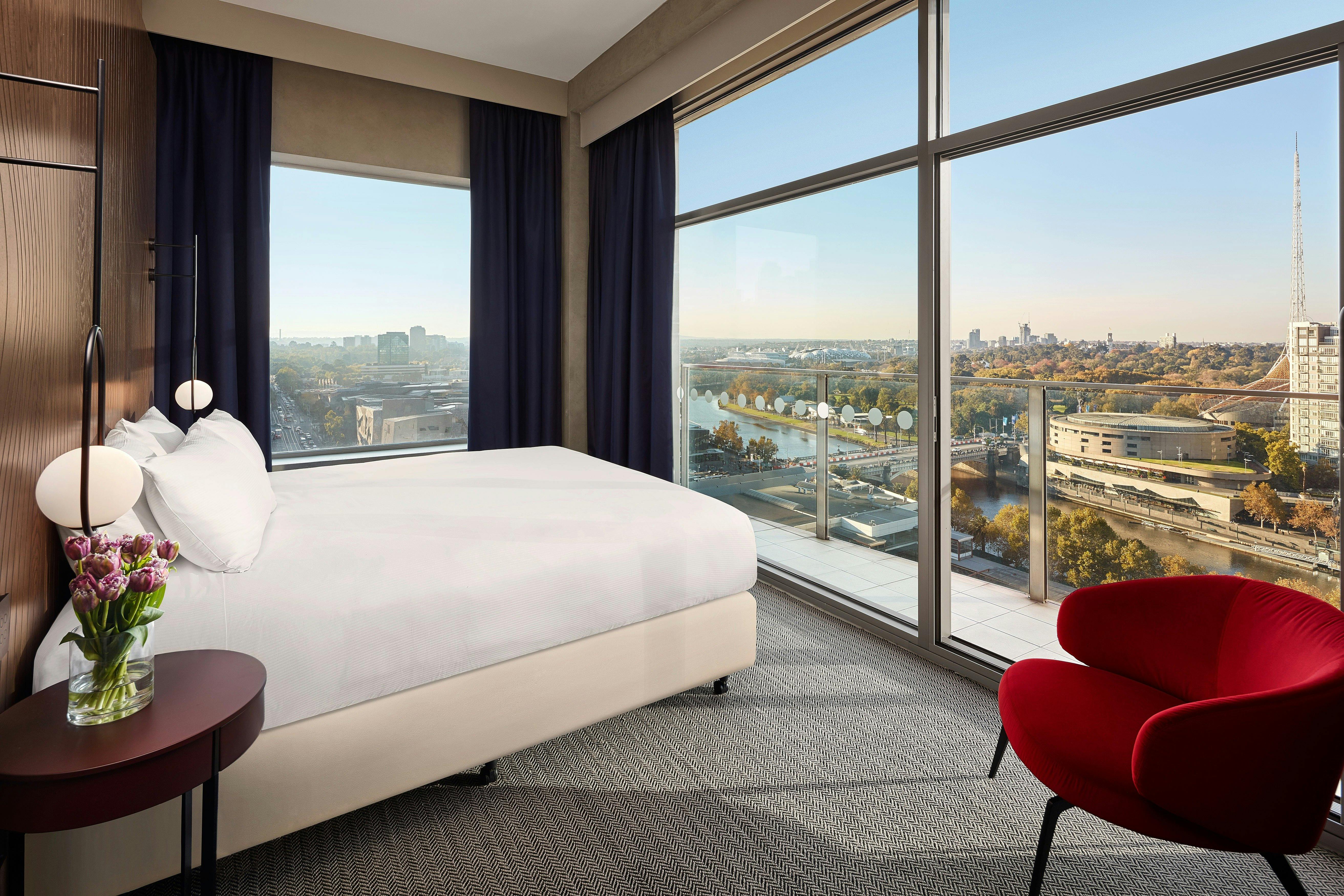 King Skyline River view with Balcony