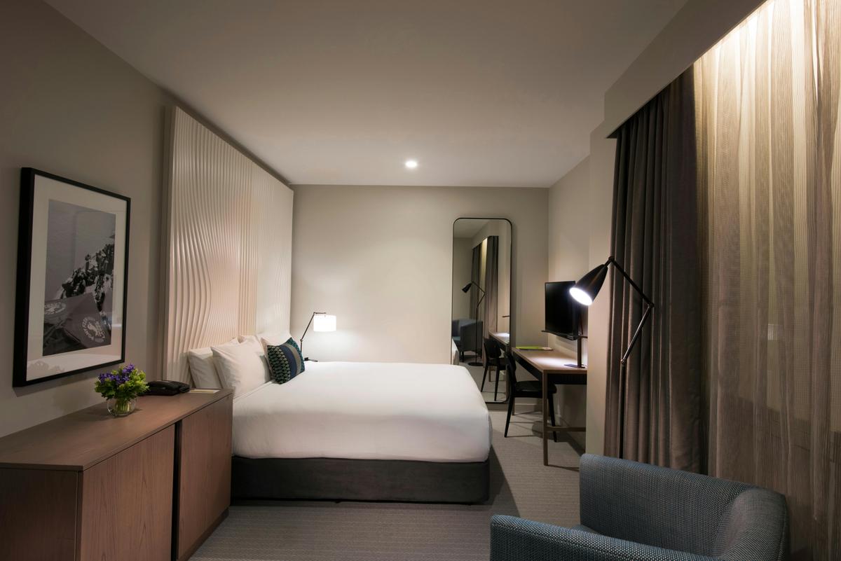 King Interior room DoubleTree by Hilton Melbourne