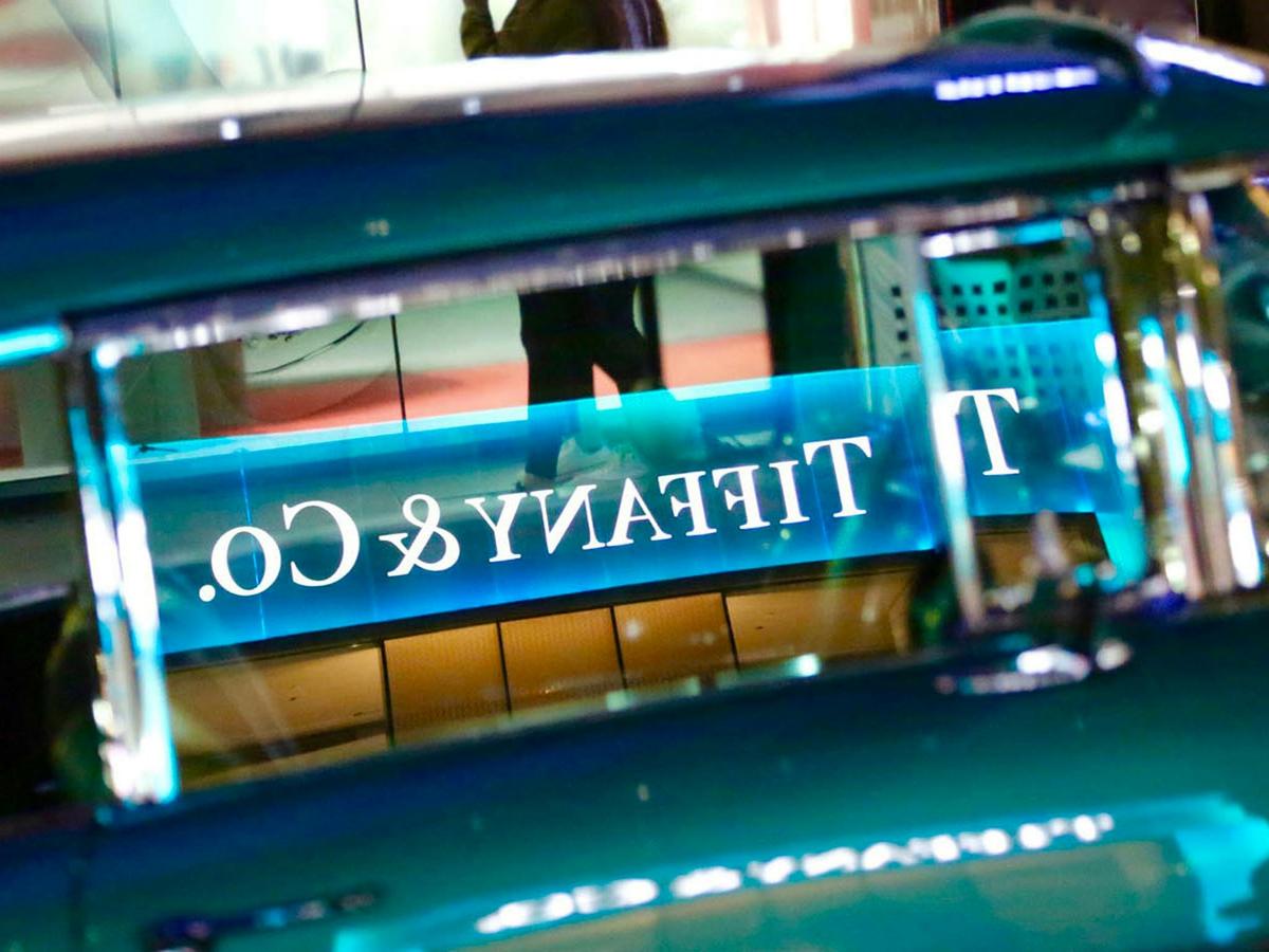 Collins Street shopping drop-off.