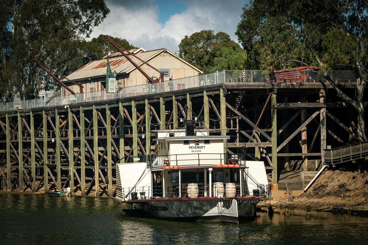 ps pevensey at echuca wharf