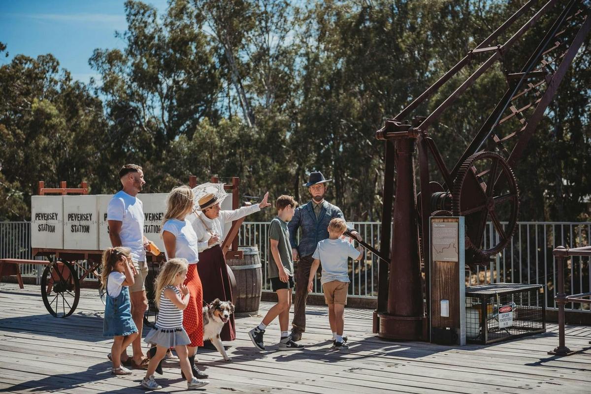 walking tour group on Echuca Wharff