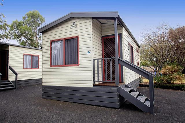 Discovery Parks - Melbourne - Economy Value Cabin - Sleeps 4