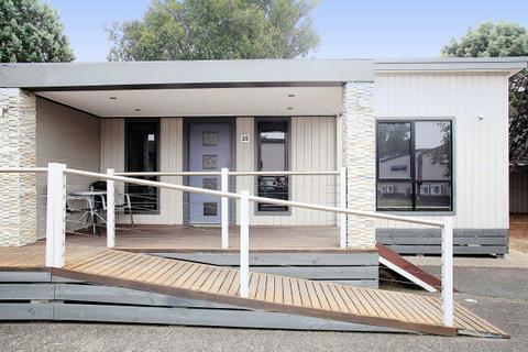 Deluxe 1 Bedroom Cabin - Sleeps 2