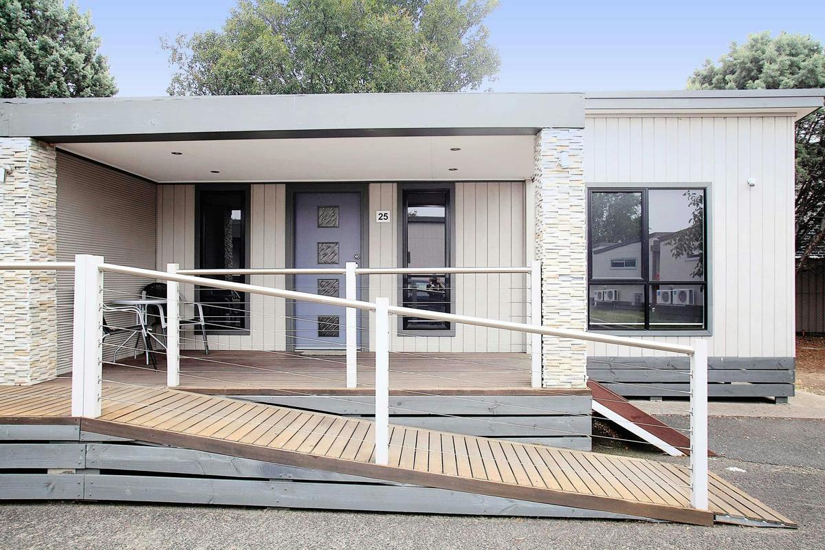 Deluxe Studio Cabin Exterior