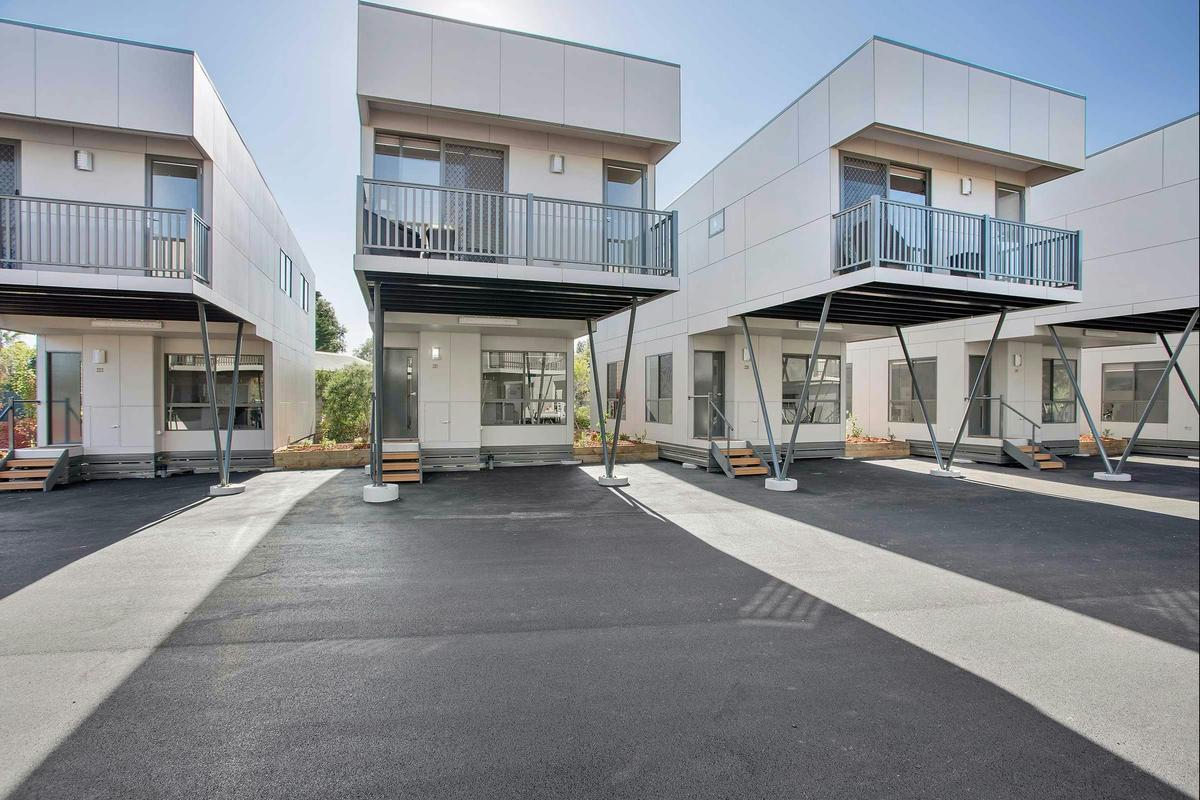 Discovery Parks - Melbourne - Deluxe 3 Bedroom Town House - Sleeps 6