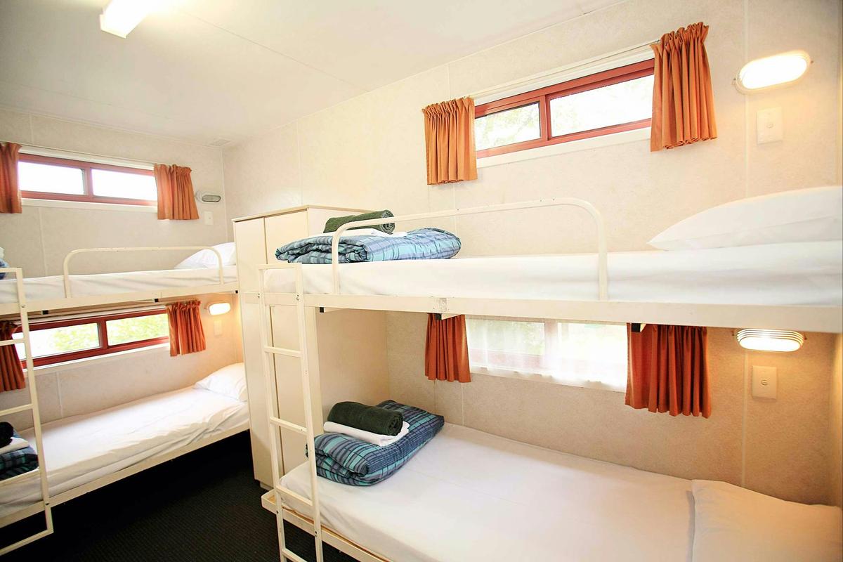 Discovery Parks Standard Holiday Cabin - Sleeps 6