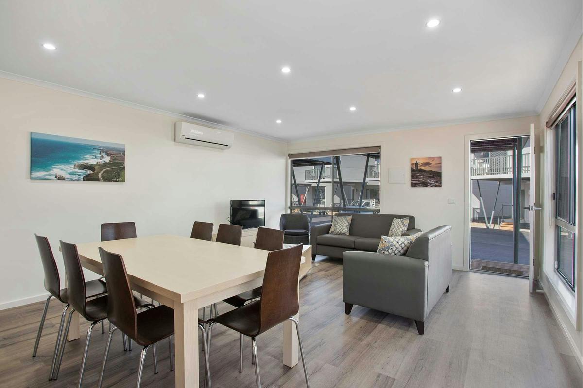 Discovery Parks - Melbourne - Deluxe 3 Bedroom Town House - Sleeps 6