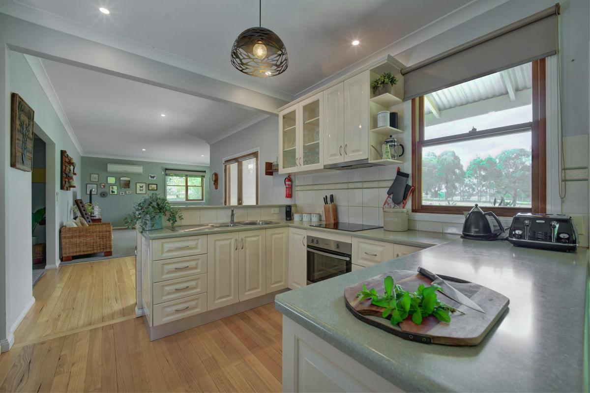 Open plan kitchen/living