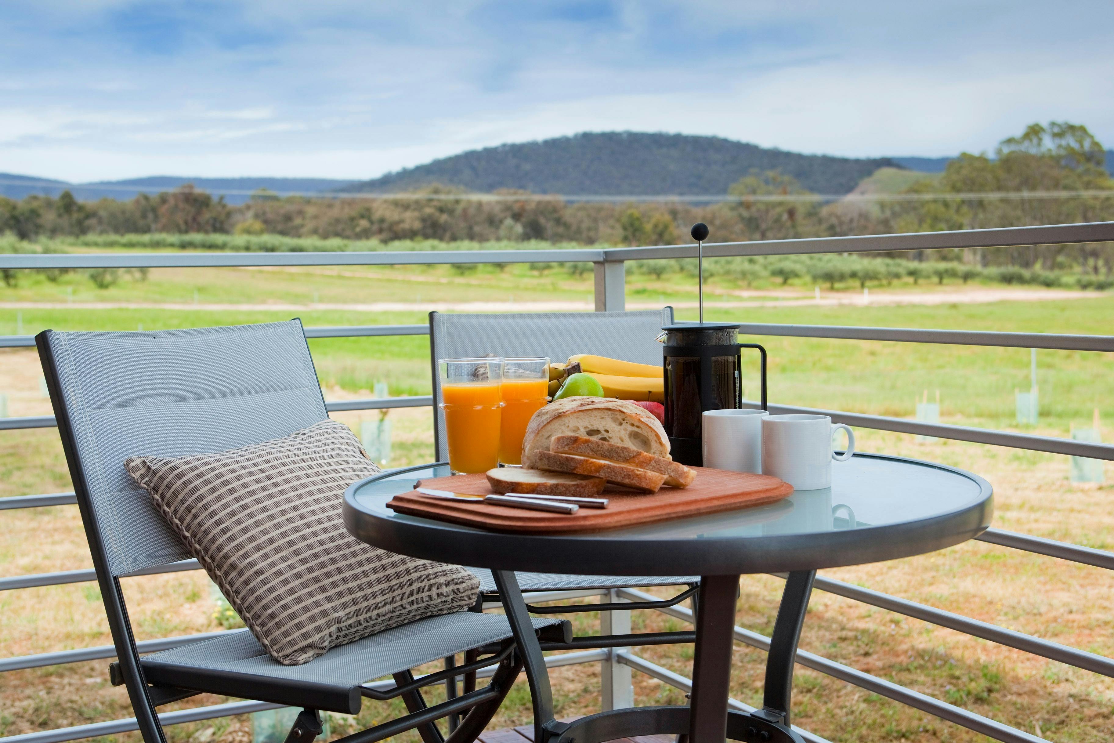 Eco-Luxe, tranquility &  breakfast on the balcony