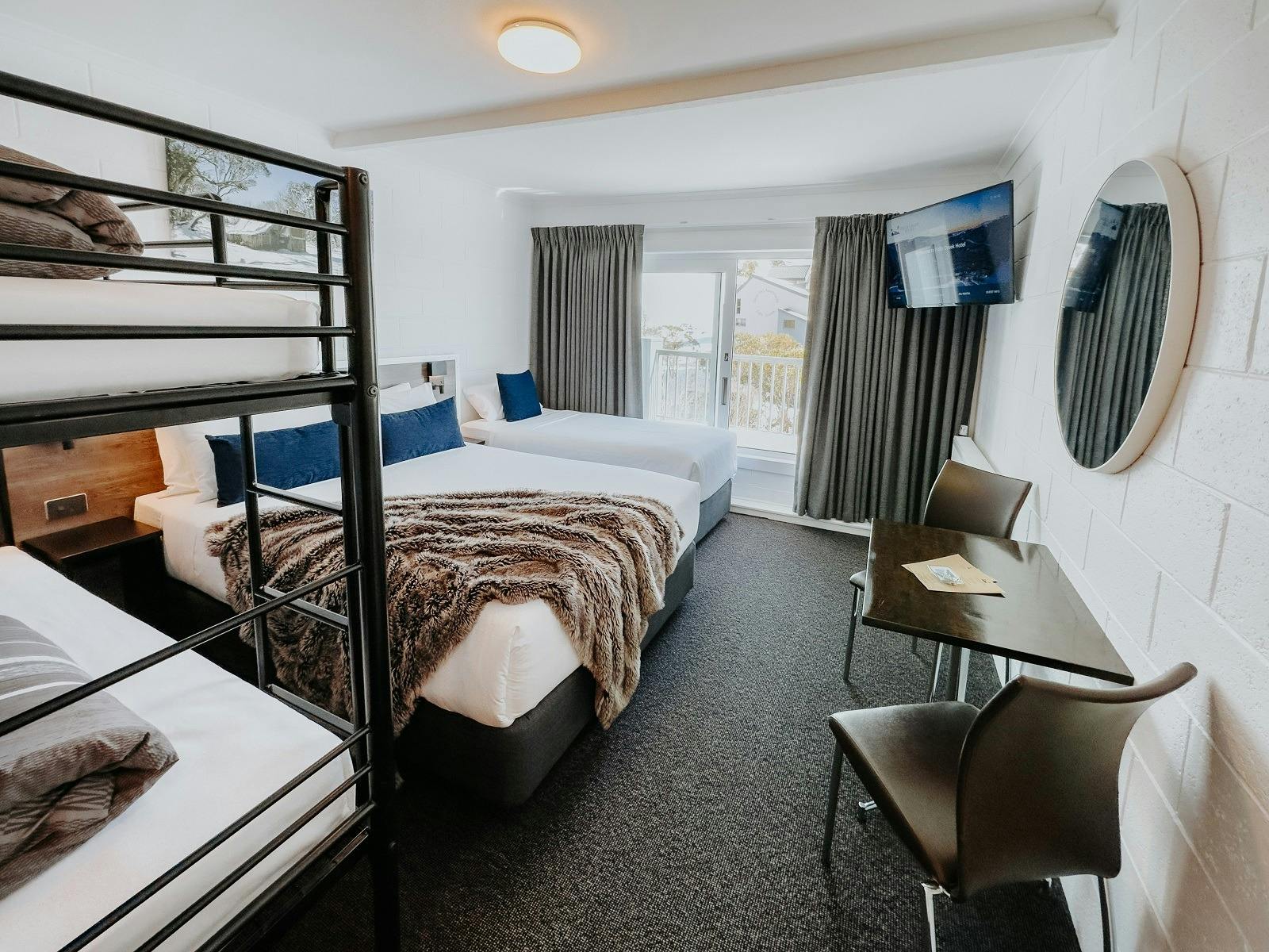 Queen Bed, Bunk & Single Bed