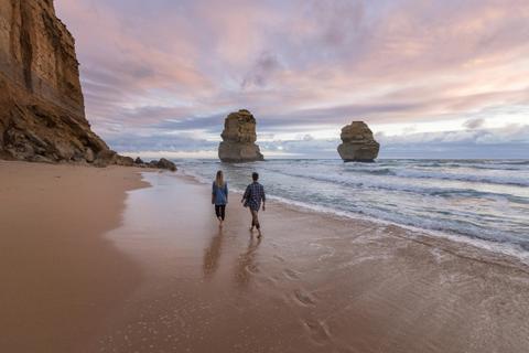 Explore Great Ocean Road and 12 Apostles