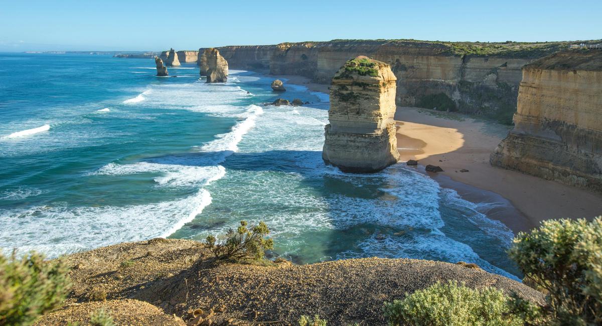 Explore Great Ocean Road and 12 Apostles