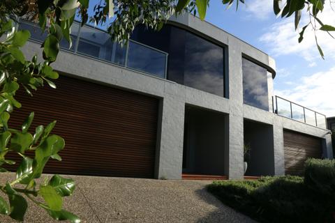 escape @ 83 Great Ocean Road Apartments