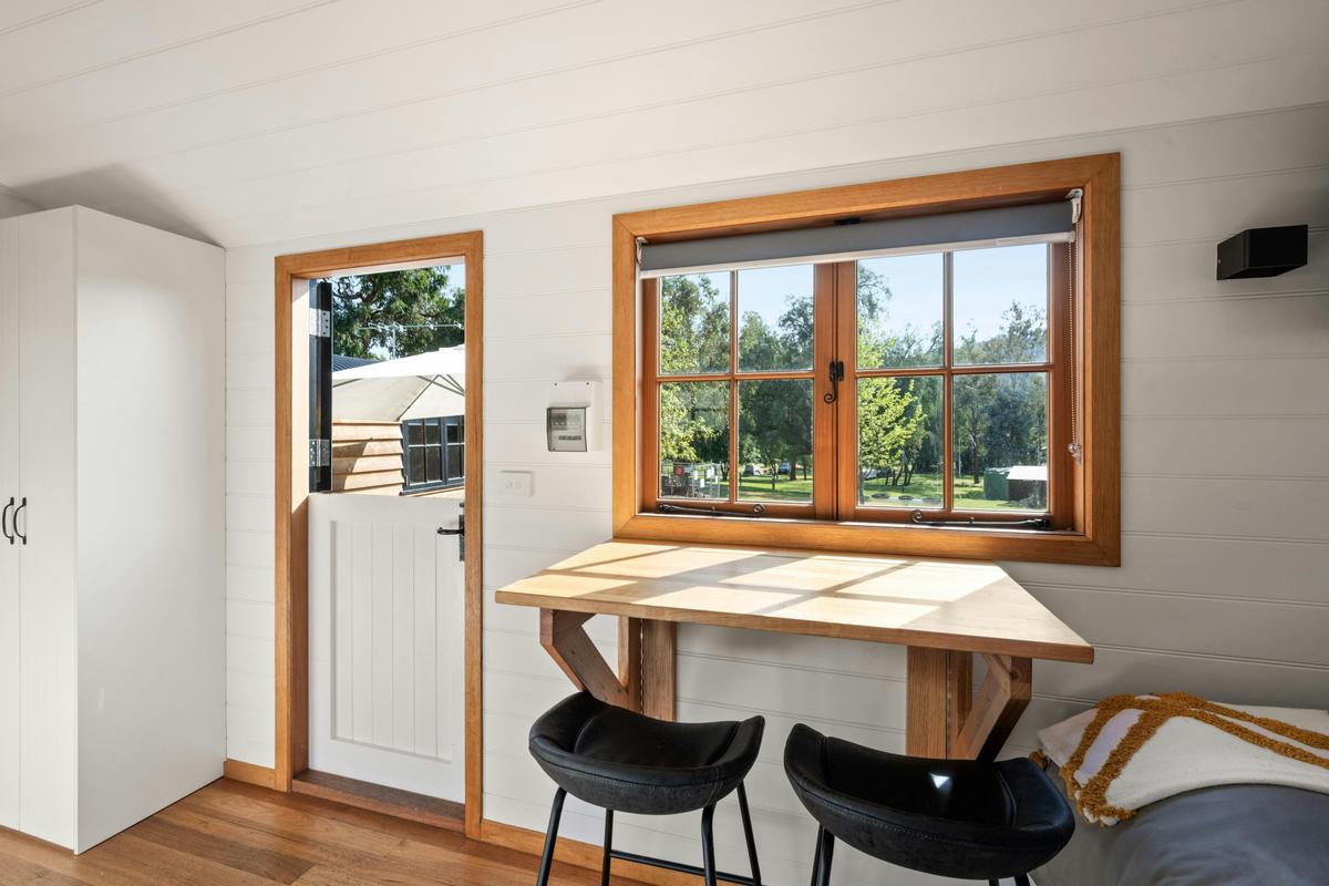 The Family Shepherd's Hut eldorado caravan park