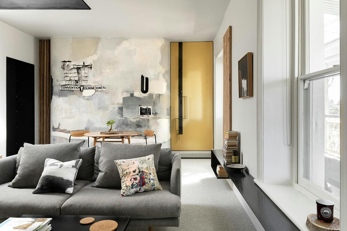 Suite 2 lounge