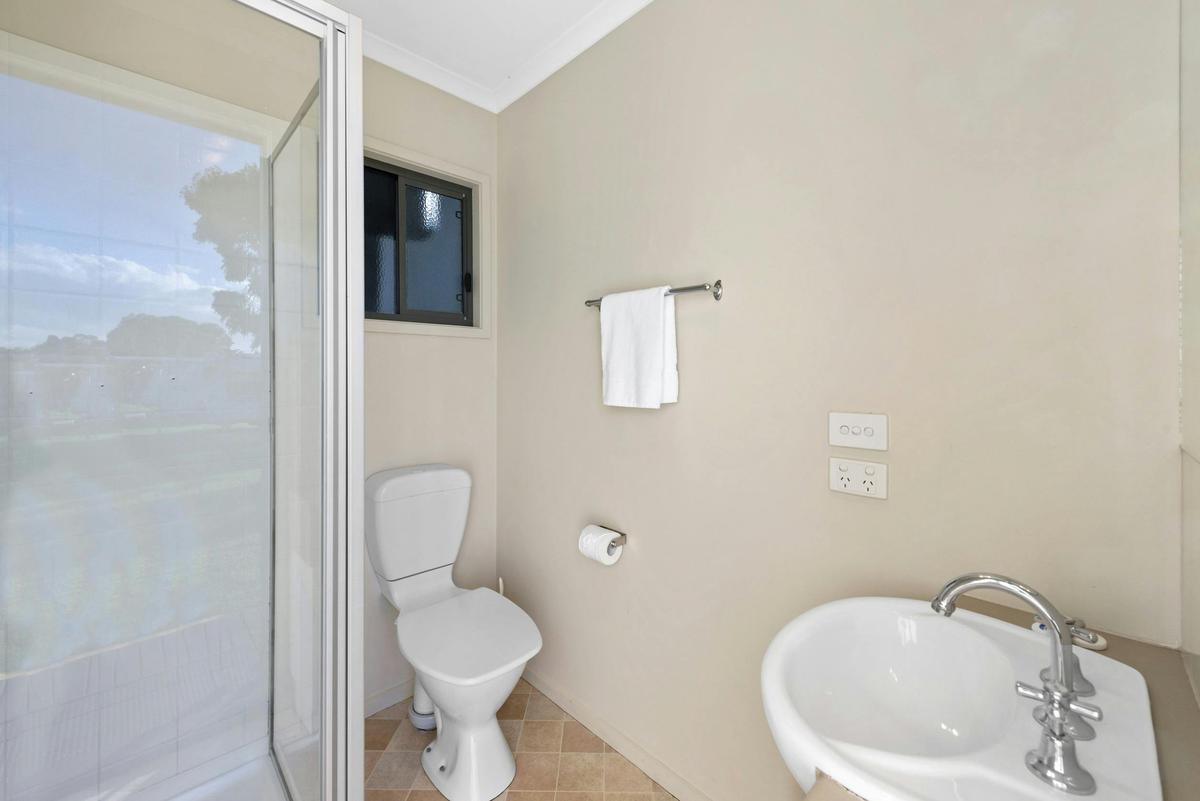 inside ensuite