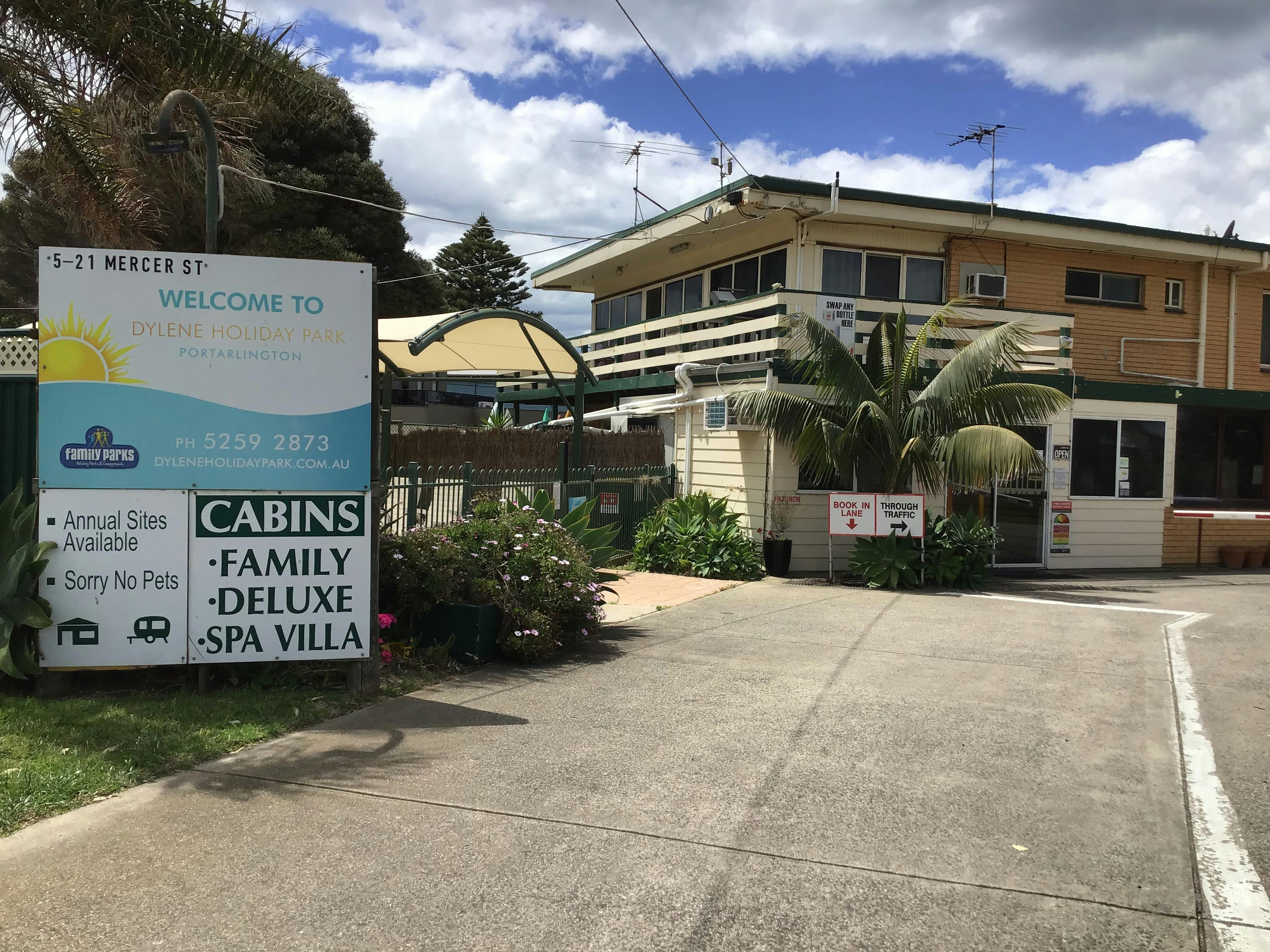 Dylene Holiday Park front entrance