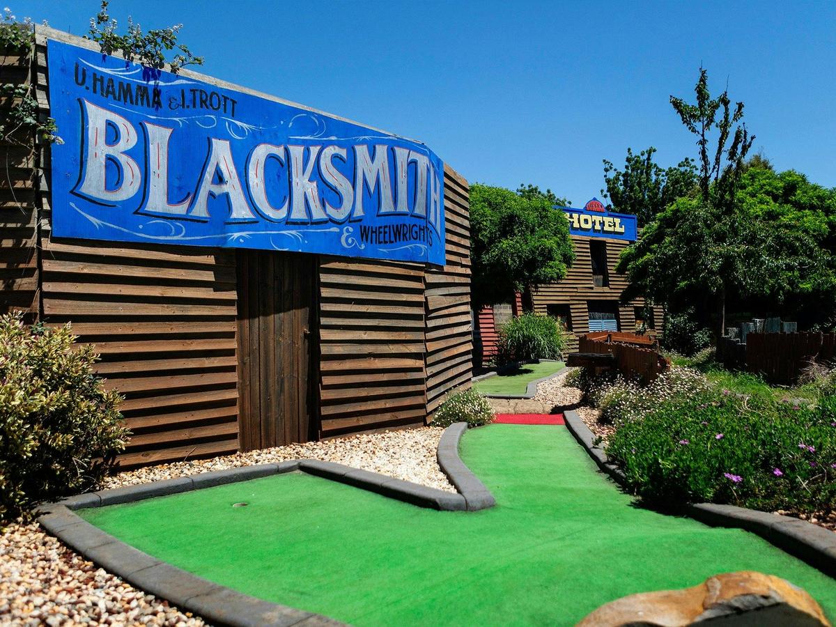 Gold Rush Mini Golf