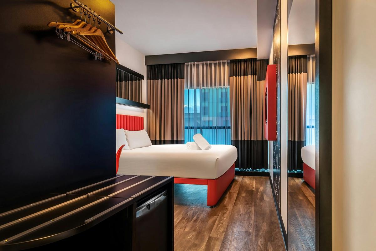 Standard Queen Room - Queen Bed, TV, Fridge