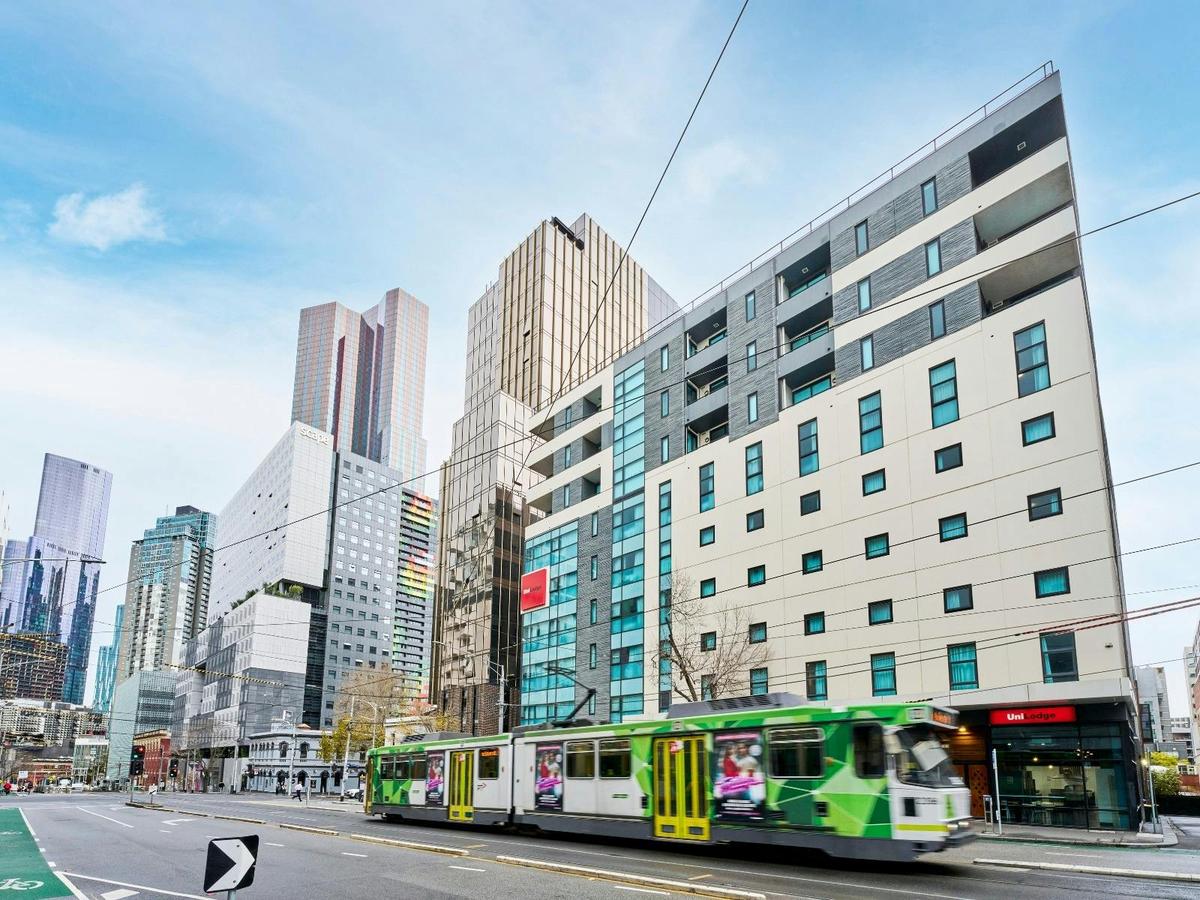 Essence Carlton Hotel