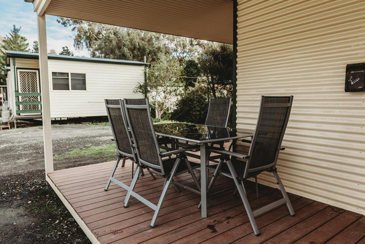 Deck / Outdoor Dining