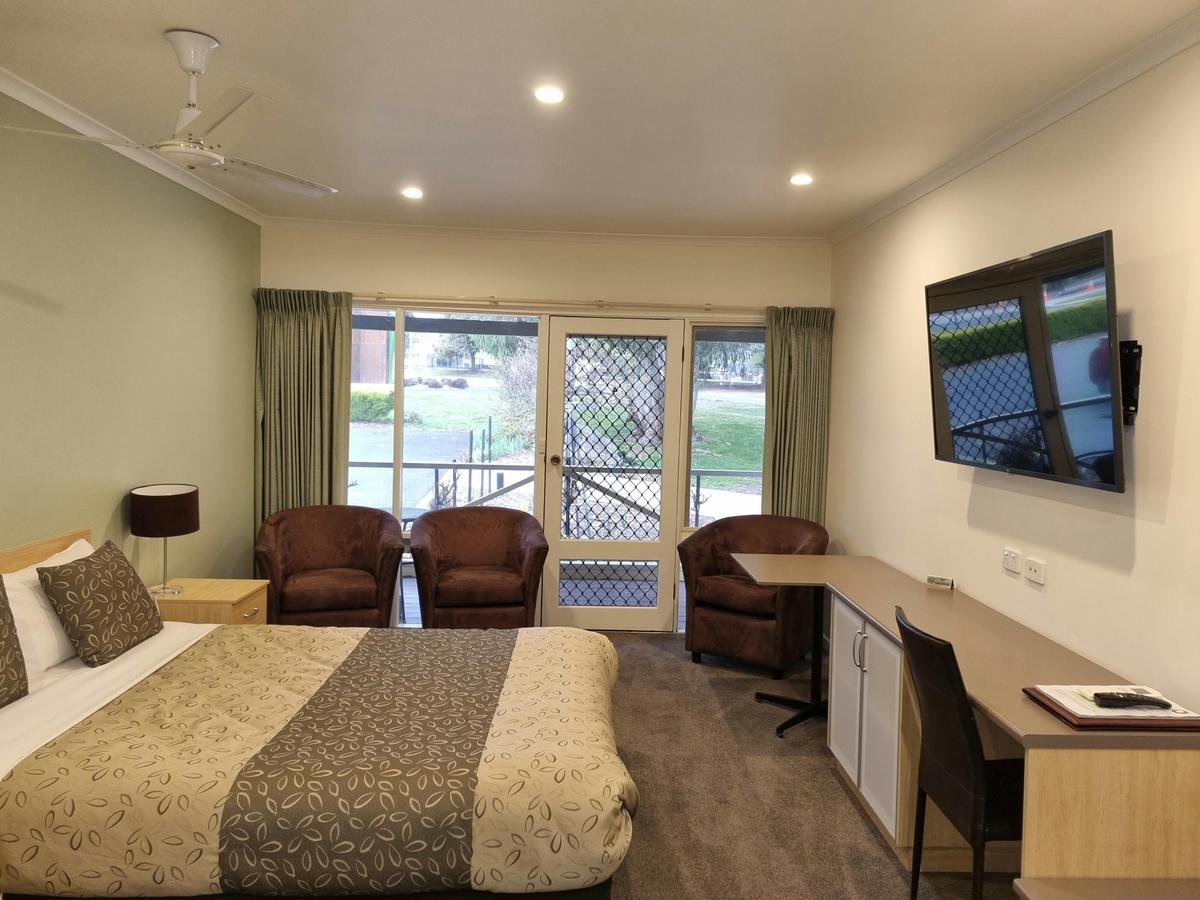 Deluxe Queen Twin Room