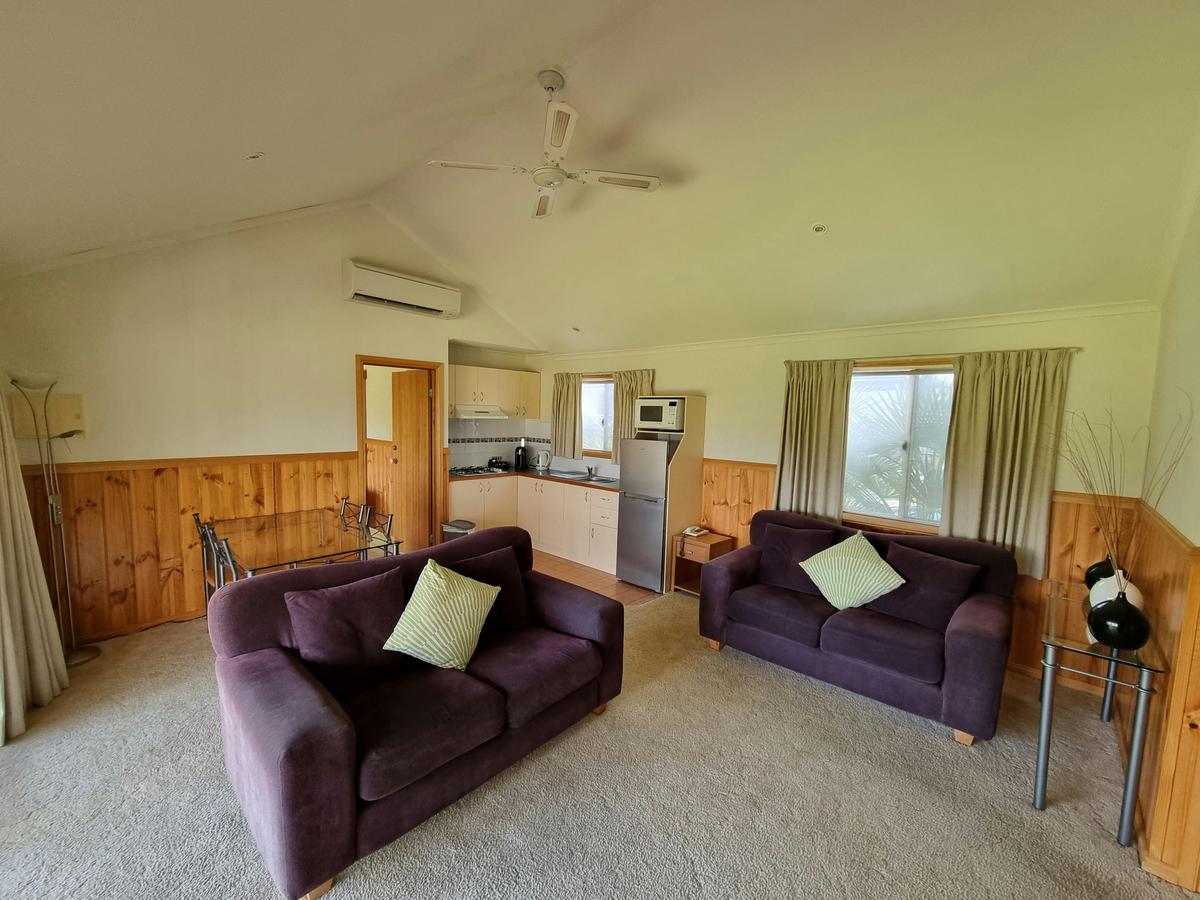 Lounge, dining and kitchen area