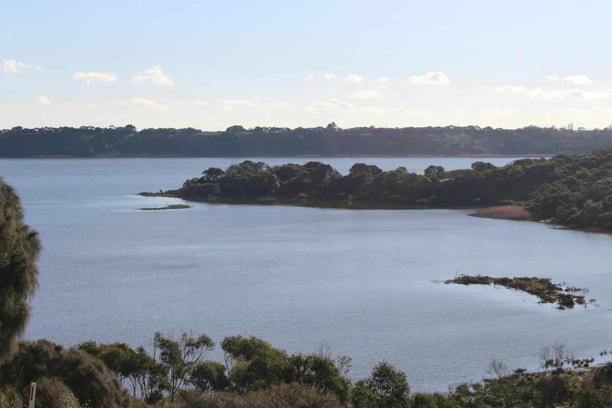 Crater lake of Tower Hill Wildlife Reserve