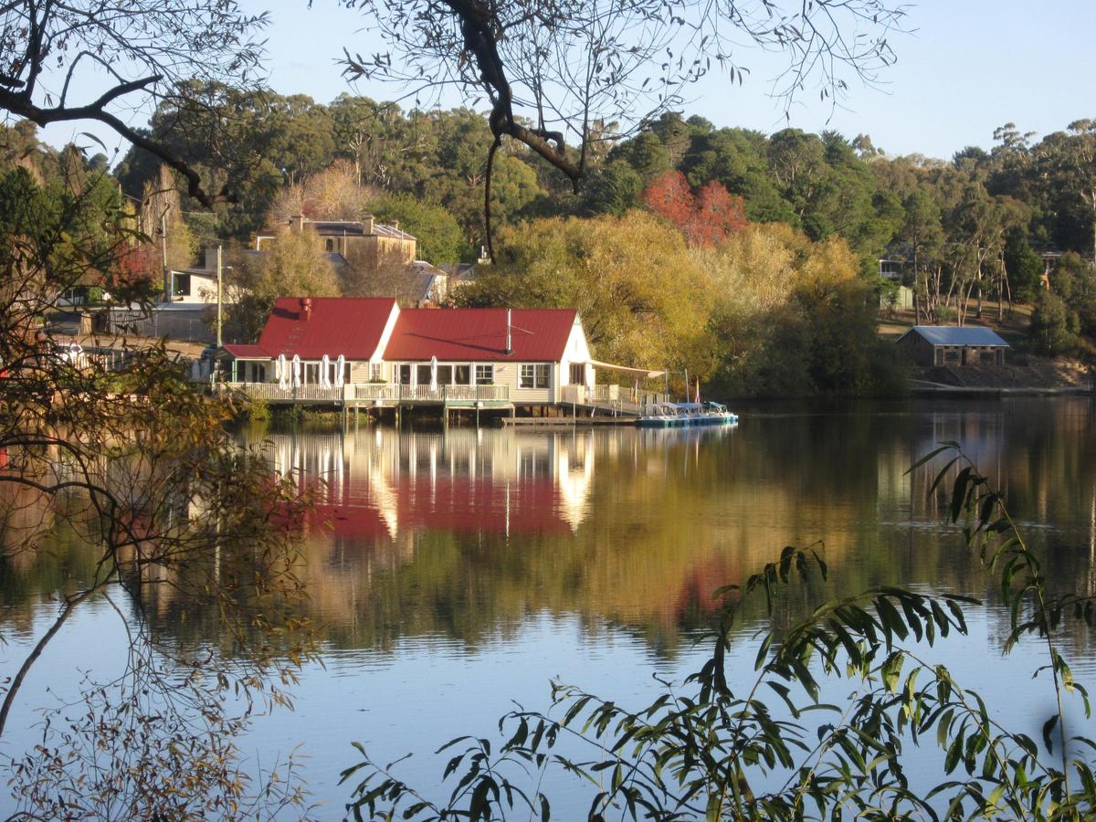 Spa Country of Victoria, Boathouse on Lake Daylesford.