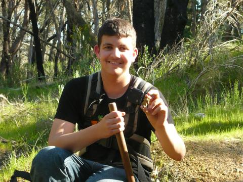 16 year old finds two ounce gold nugget