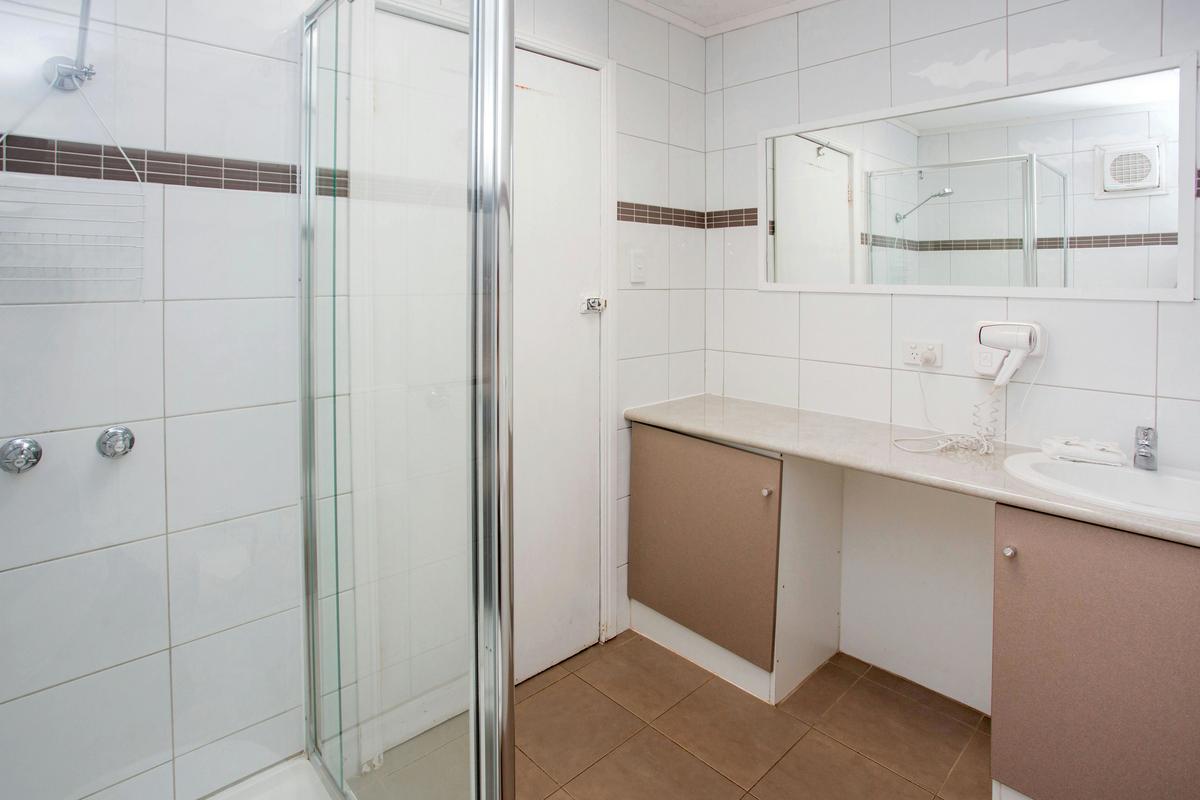 1 Bedroom Standard Cabin - Detached Bathroom