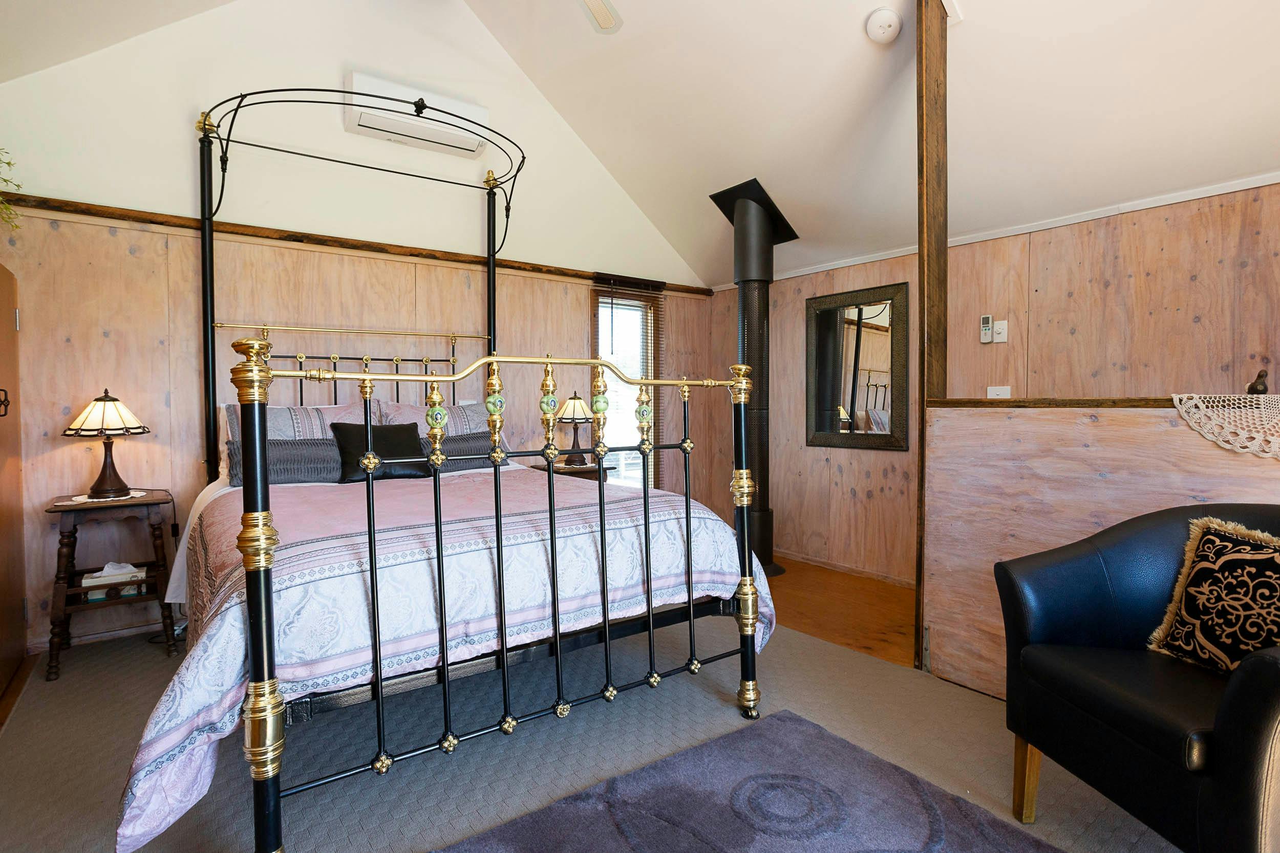 King Valley Kiln Bedroom