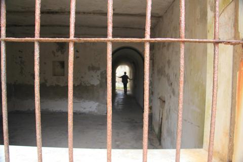 Fort Pearce and Eagles Nest Walk (Point Nepean National Park)