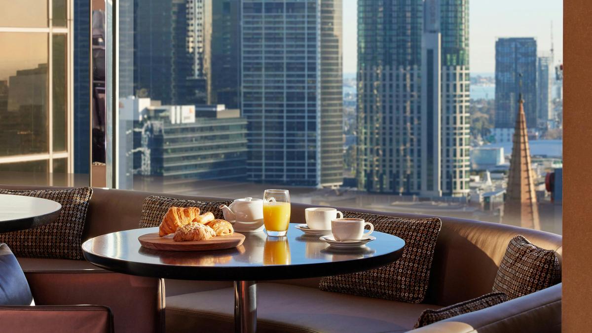 Grand Club Lounge - breakfast