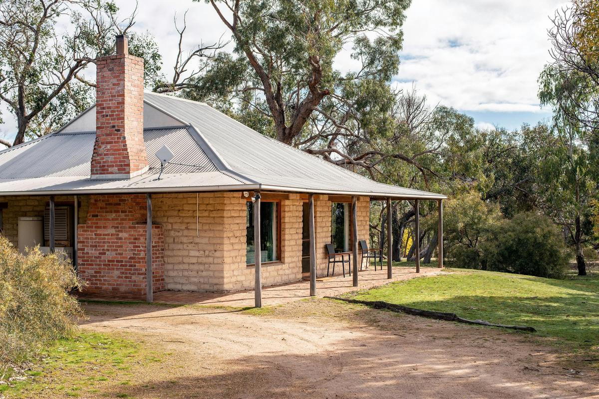 Mudbrick Cottage