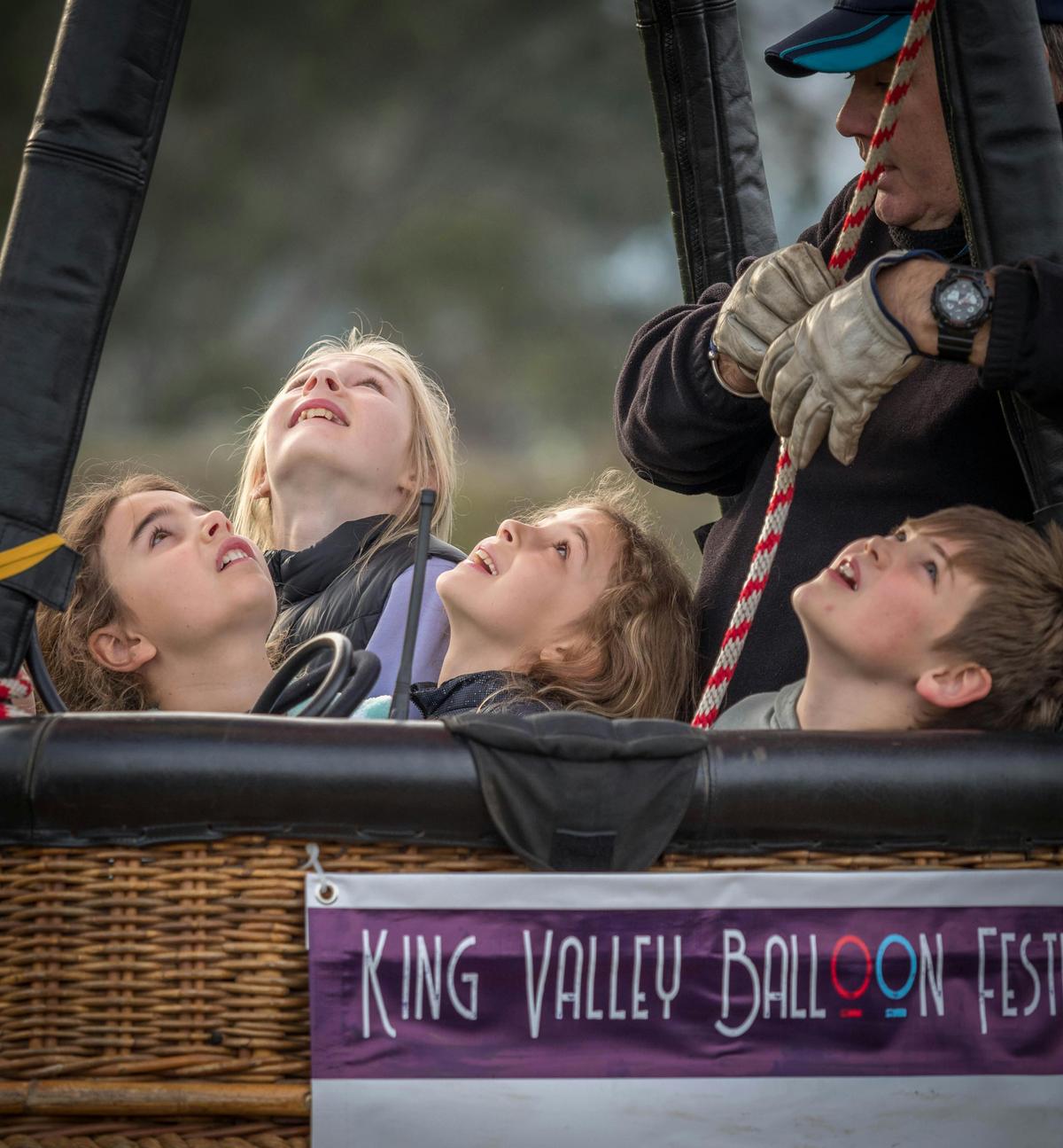 All eyes on the balloon