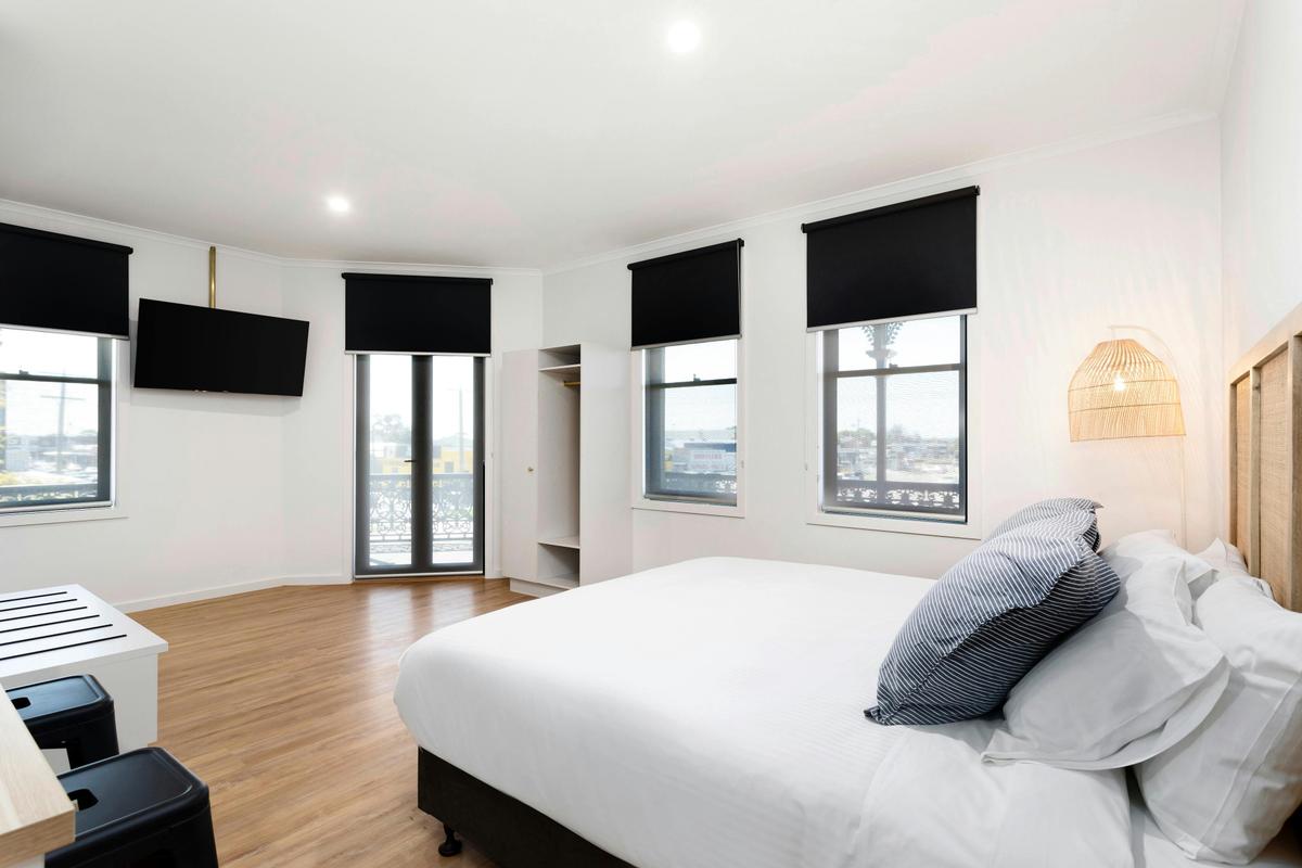 King Room Windows