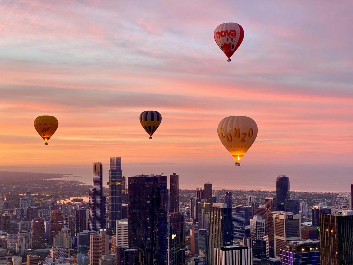 Melbourne sunrise hot air balloon flight