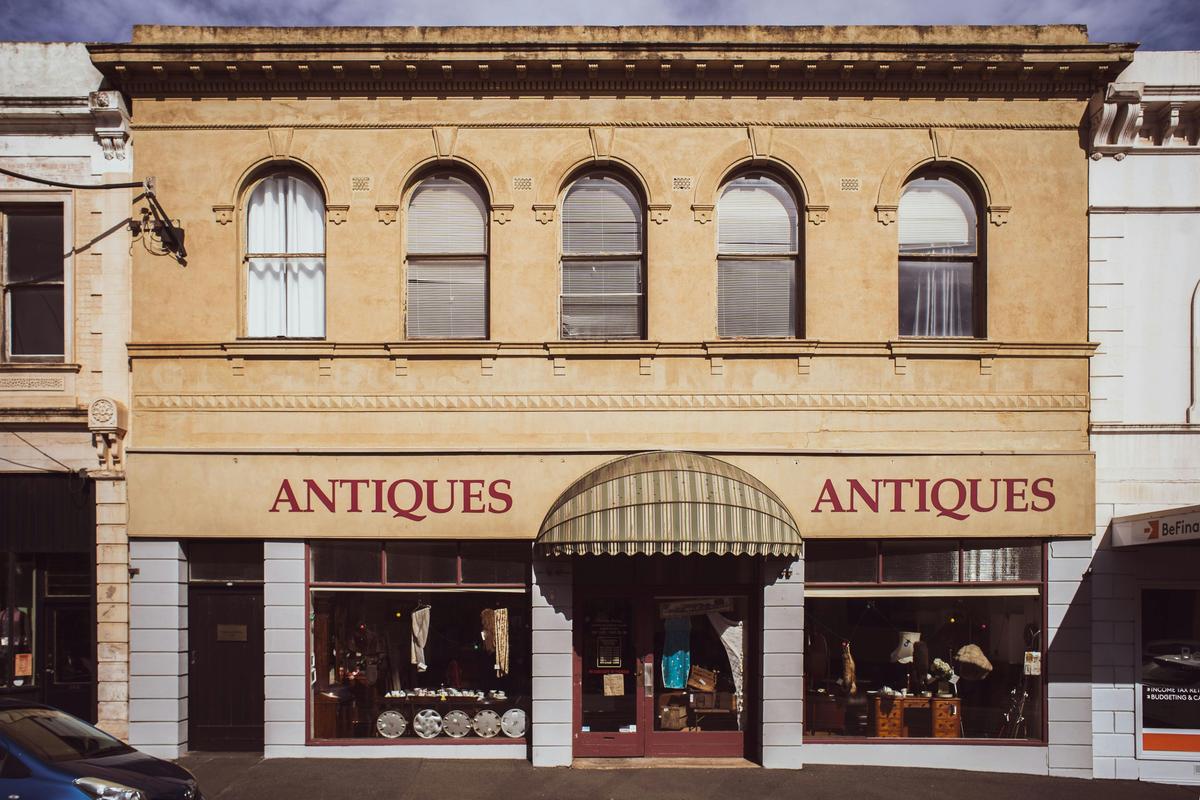 Antique store at Main Road
