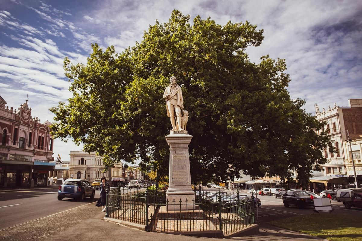 Statue of Poet on Sturt Street