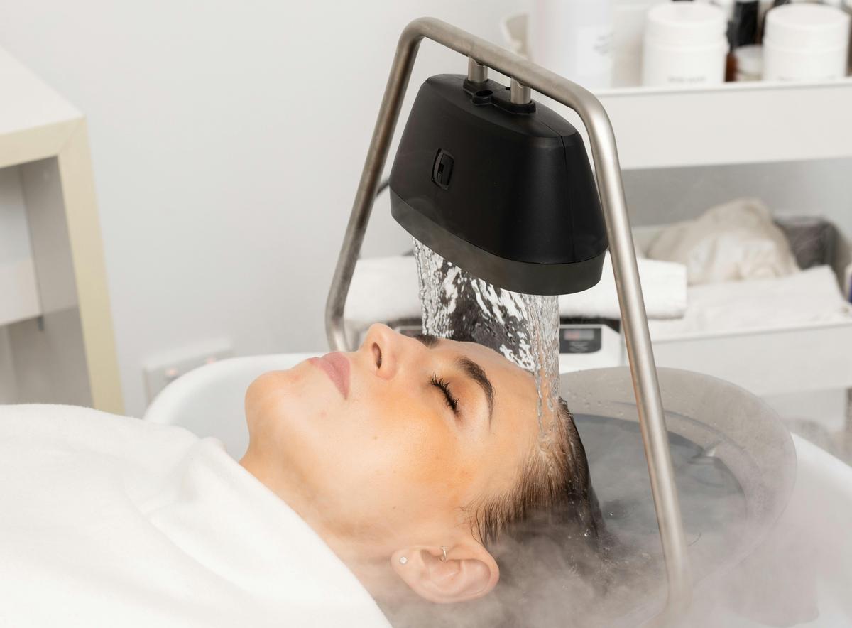 Japanese head spa waterfall rinse treatment in Melbourne. Luxury head spa ritual  in South Yarra.