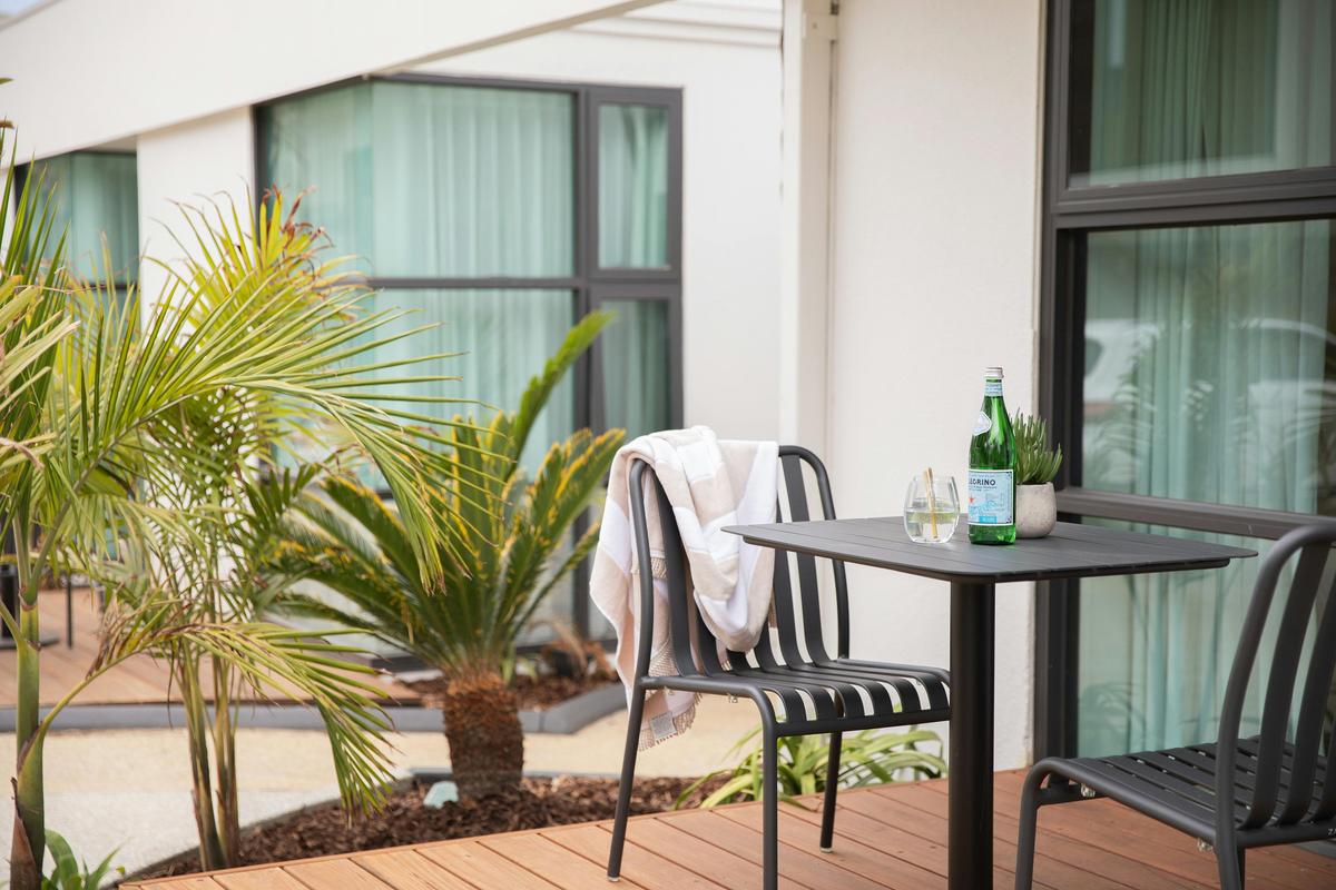 great ocean road resort patio