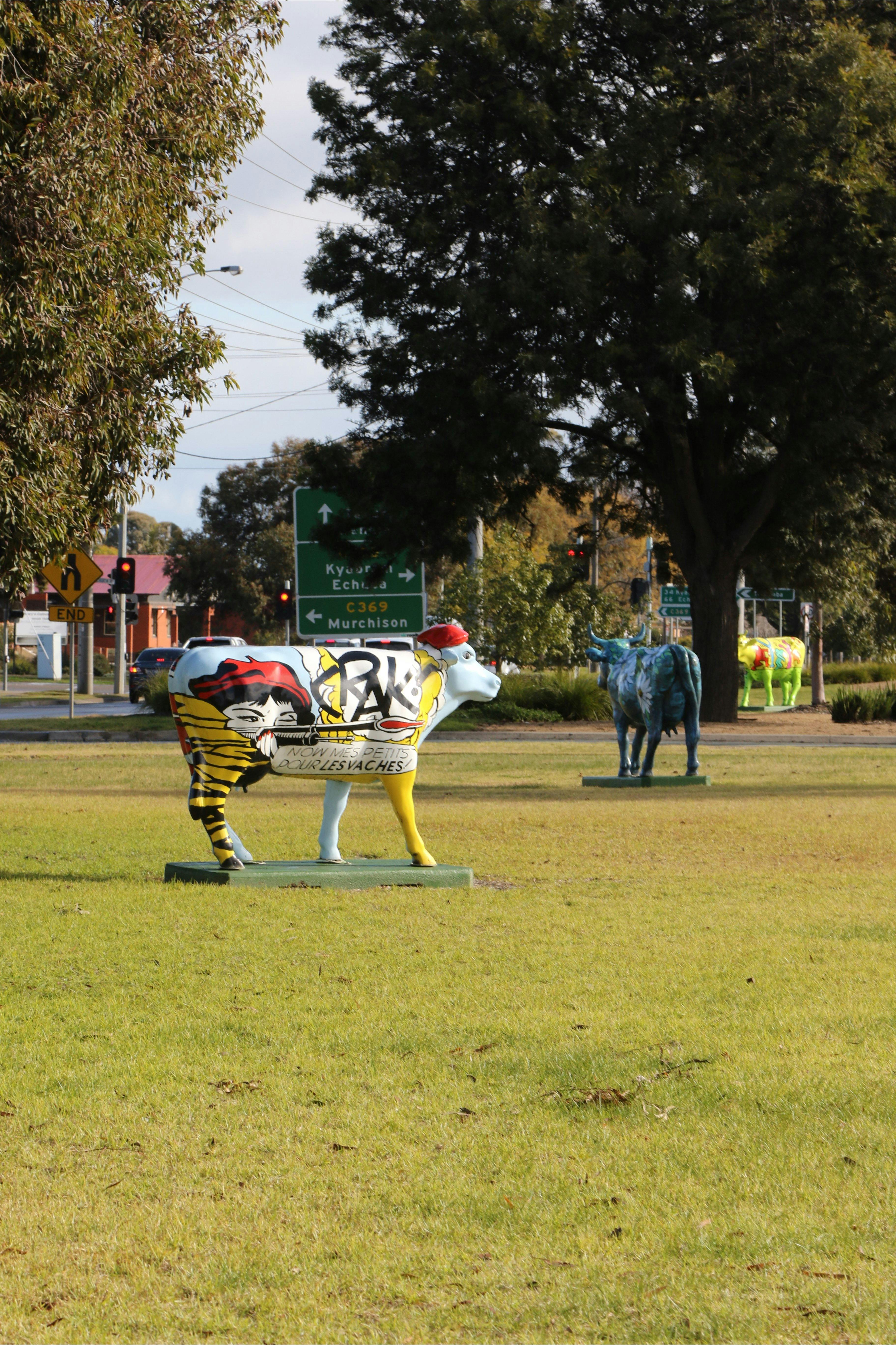 Gary and Daisy Moooving Art in McLennan Street Mooroopna
