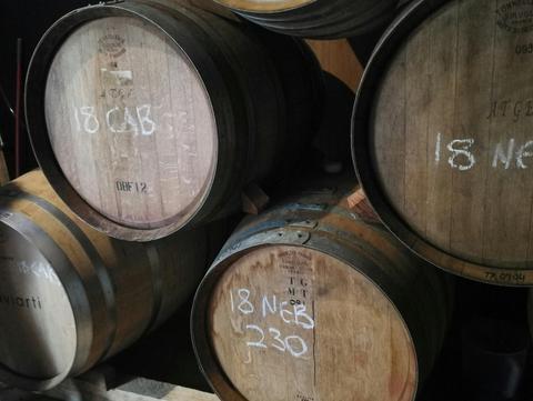 Tasting nebbiolo wines in Beechworth