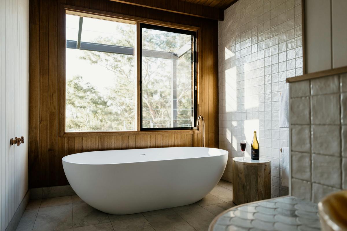 Bath overlooking the lake