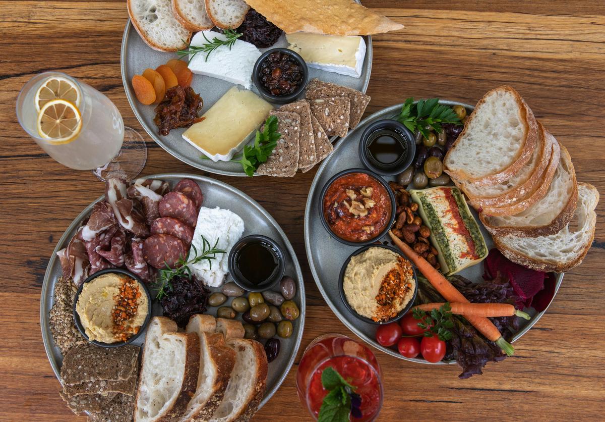 Grazing Plates & Spritzers