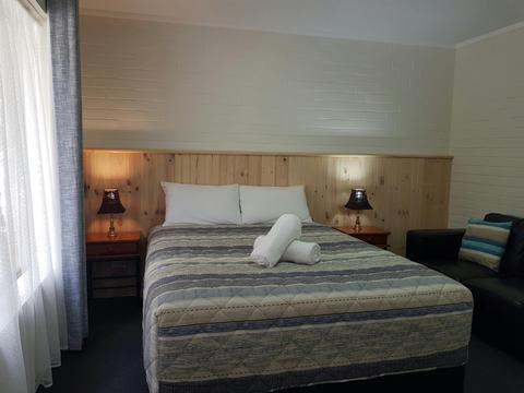 Queen bed