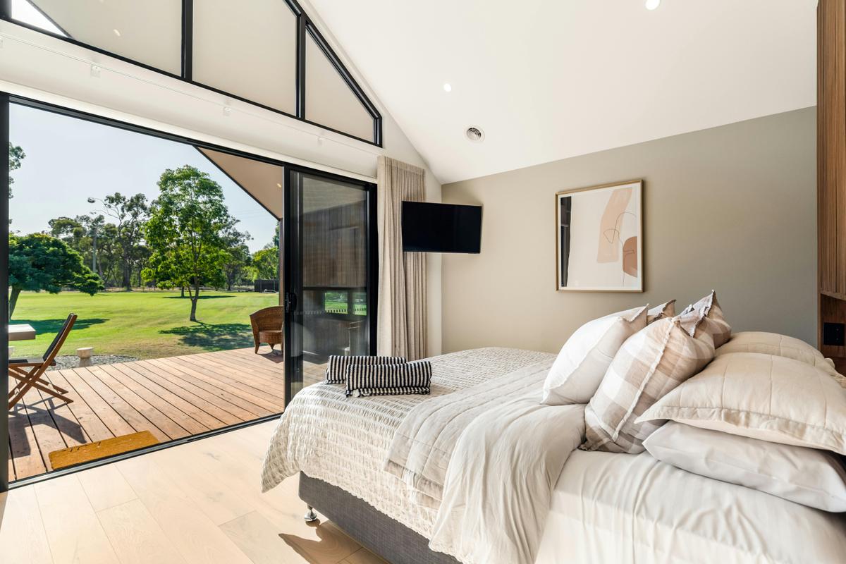 King size bedroom